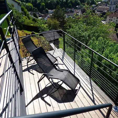 La Colline Aux Yeux Doubs Bed & Breakfast